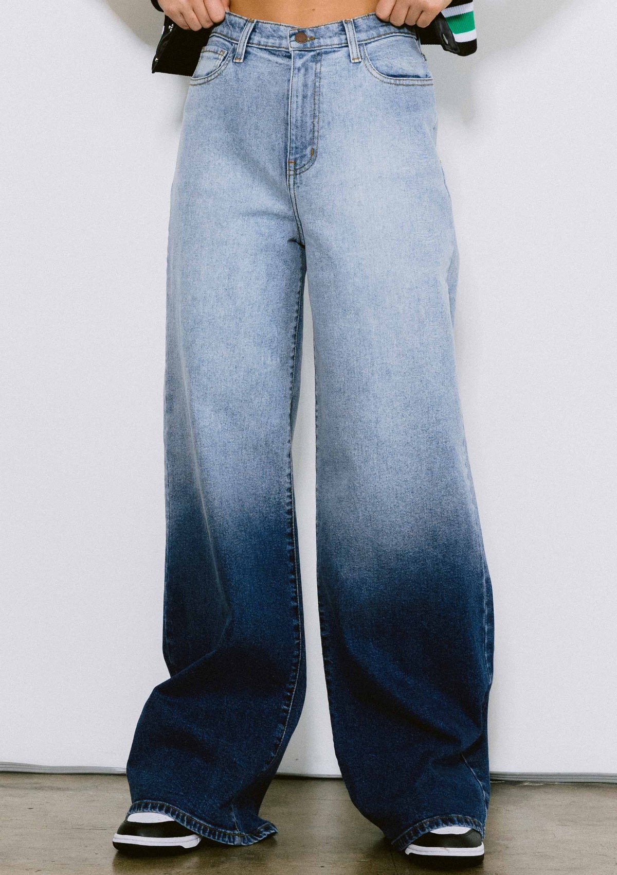 90&#39;s Wide Leg Jeans